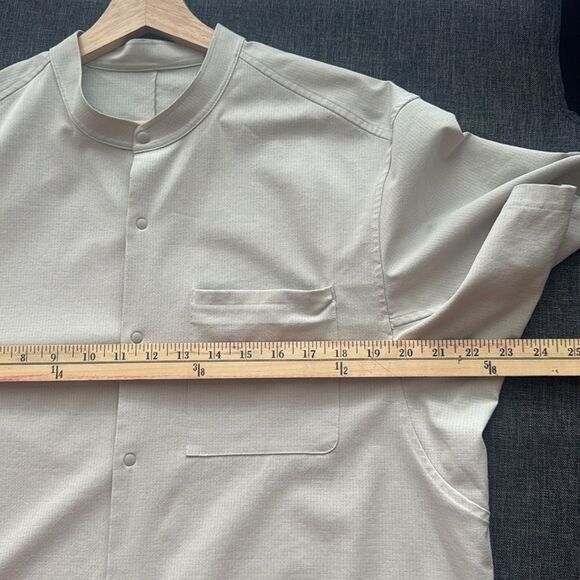 Lululemon Daily Drift Short Sleeve Shirt
Size Medium - Picture 12 of 13